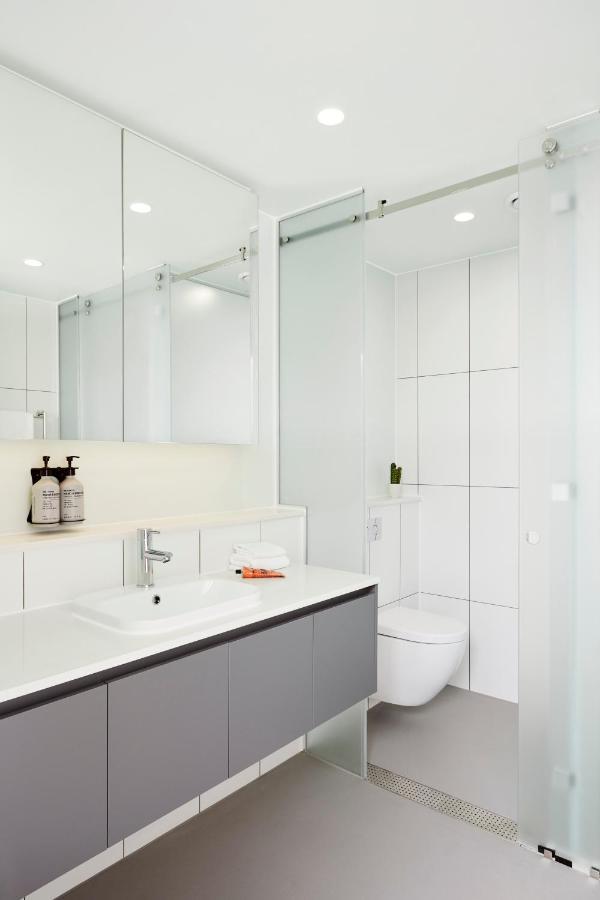 Scape Living At Franklin Hotell Melbourne Exteriör bild